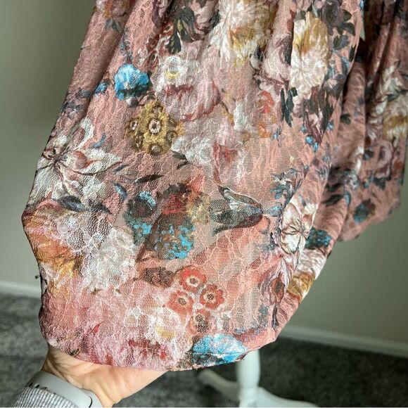 Anthropologie Akemi + Kin Patrizia Floral Lace Blouse Pink Medium Bell Sleeves - Picture 9 of 10
